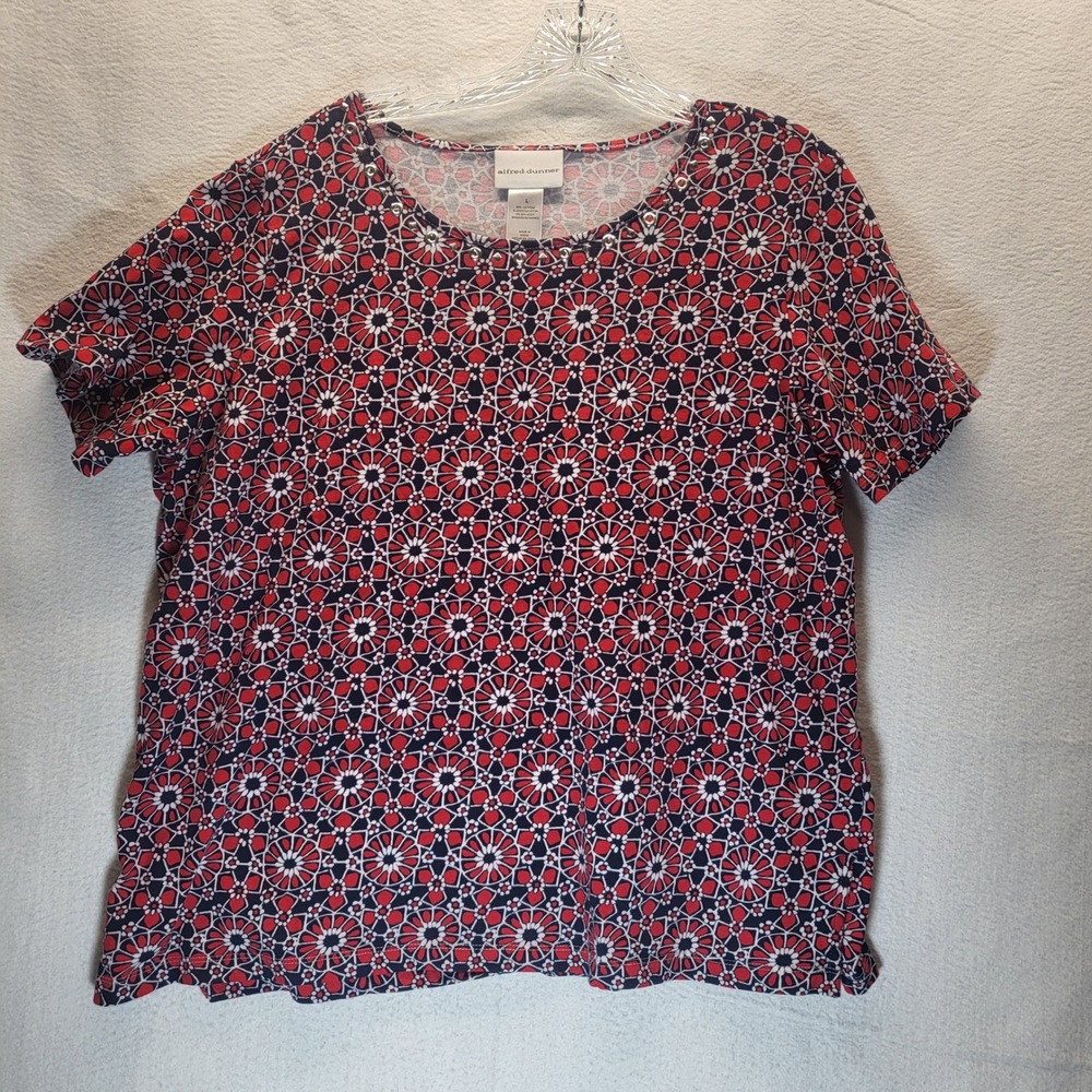 Alfred Dunner Women's L Geometric Print Short Sleeve Top Stud Detail